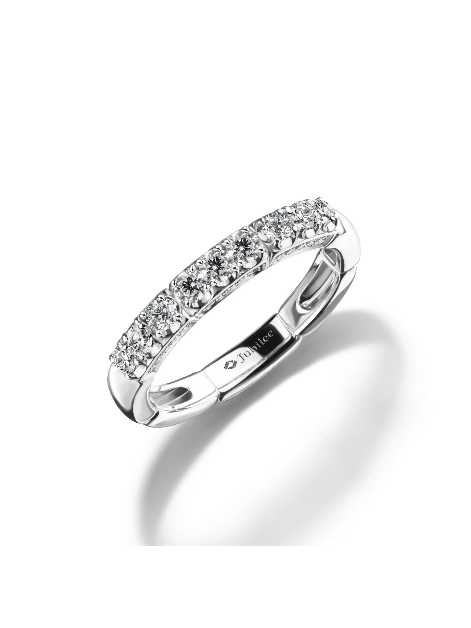 JUBILEE DIAMOND WG - Lumiere Brique Hidden Accent Band​